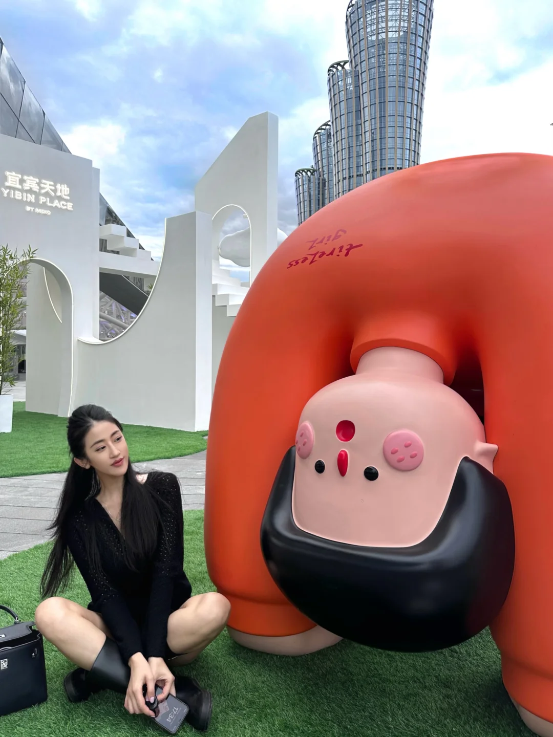 宜宾新地标！全网的下腰女孩 👘