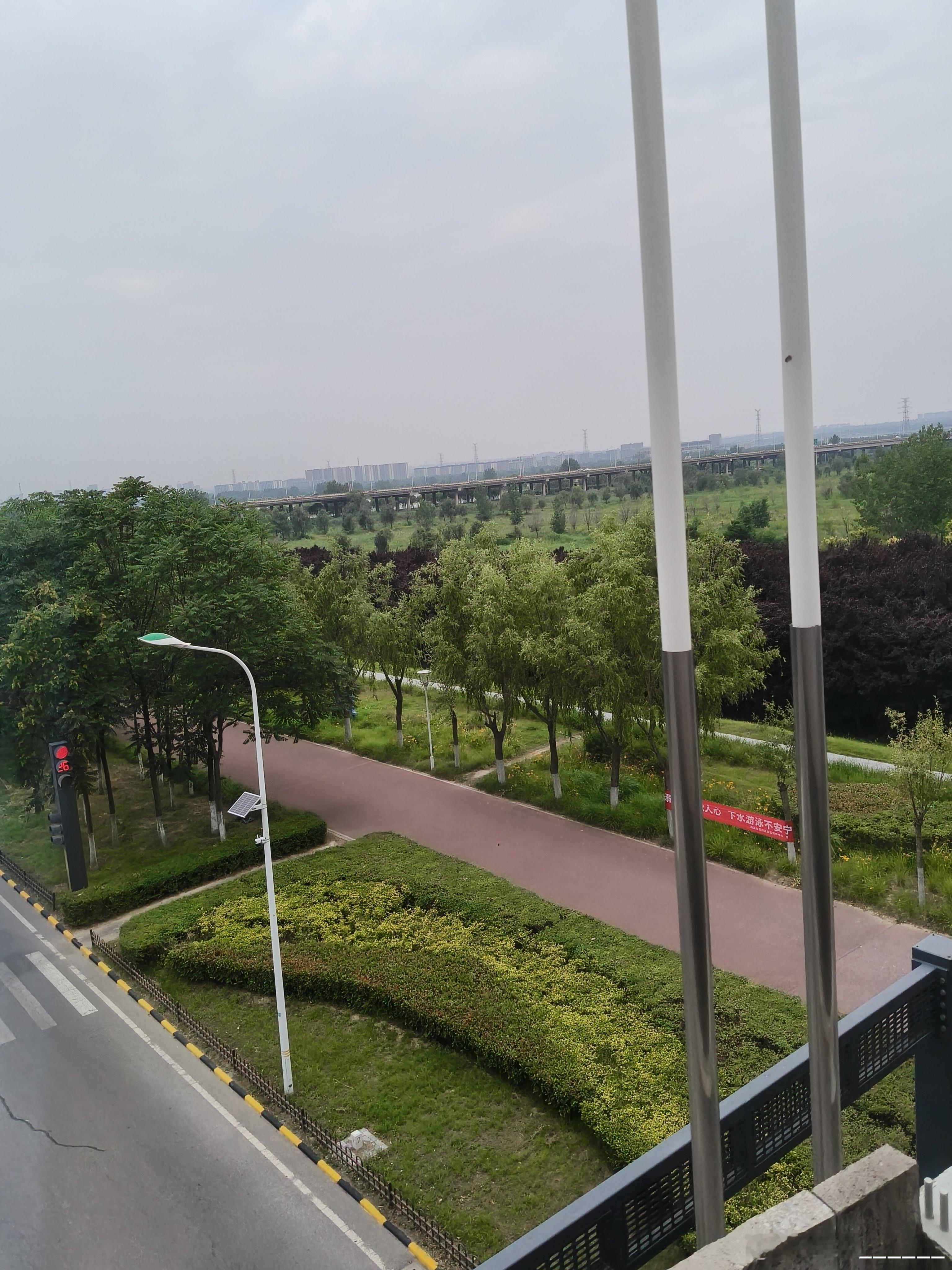 上山的路比下山路好走一点，除了累点，满满的全是希望， 
