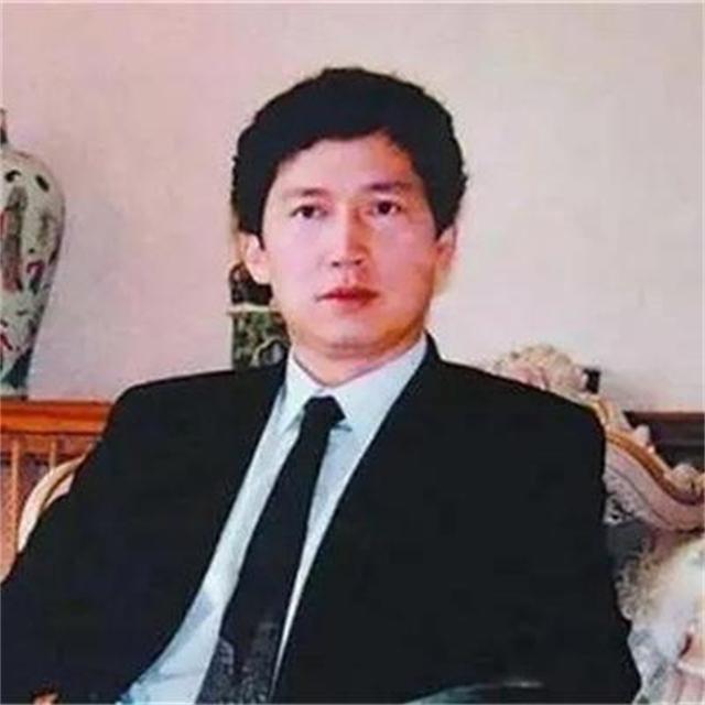 1991年，79岁的美国老太丽斯癌症发作，弥留之际，她将70亿美元的遗产留给了4