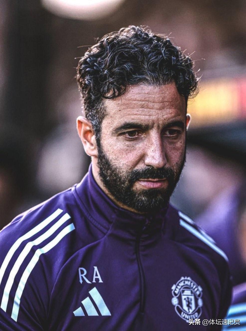 曼联这一步步棋走的让人想象不到！

据悉，曼联目前欠其他俱乐部高达4.22亿英镑