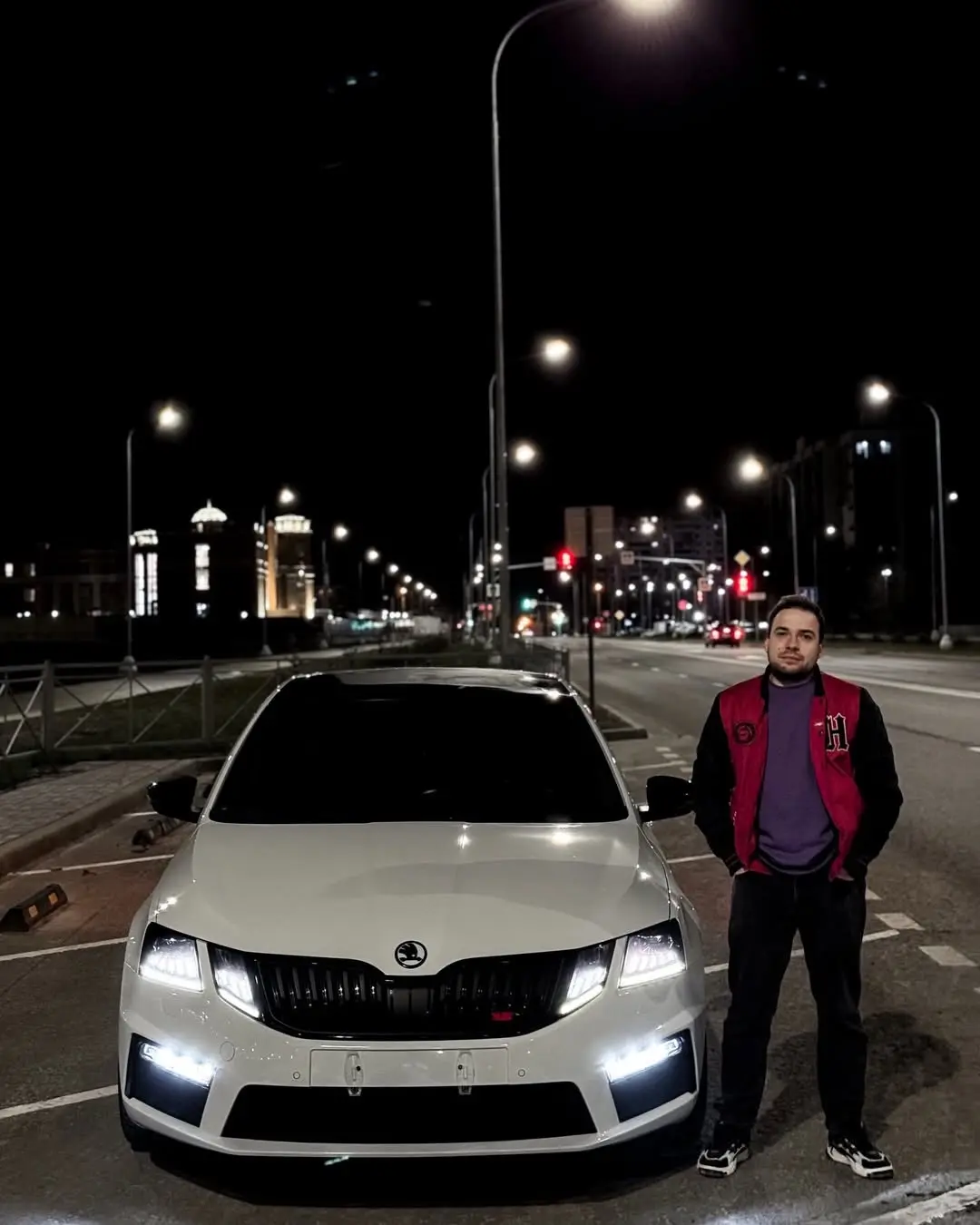 夜色为底，RS 为魂。