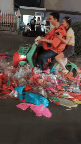 好善良的一对夫妻，给你们点个赞[赞]