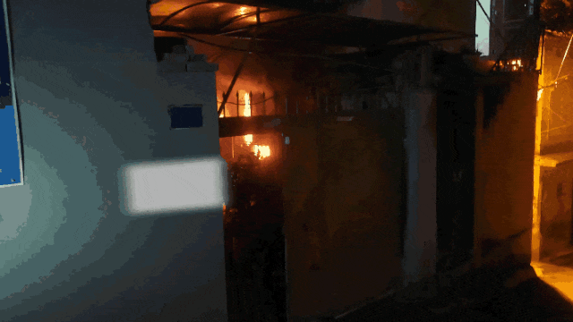 【警惕插线板“闹脾气”！贵阳宝山南路一民房客厅凌晨起火】网页链接