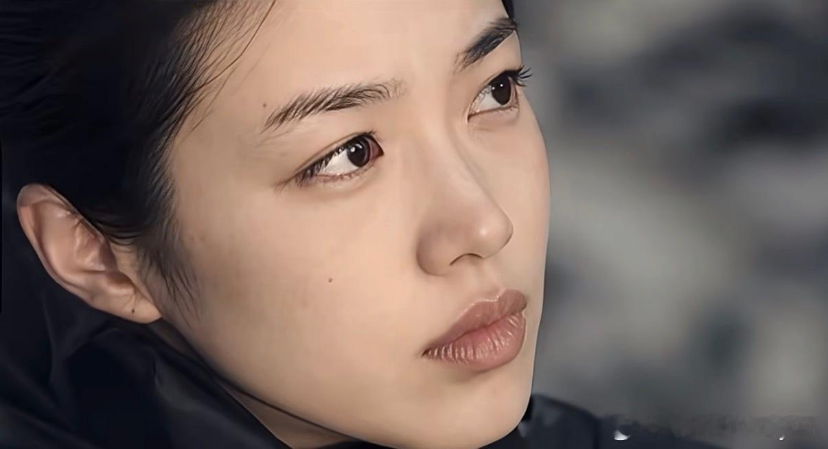 你能接受AI演员当主演吗我觉得AI演员能不能当主演，关键不是脸像不像真人，而是它