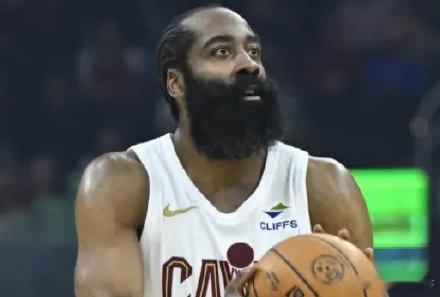 致命顽疾！哈登连续两场失误超命中 生涯 44 场季后赛尴尬纪录难破骑士客场惜败猛
