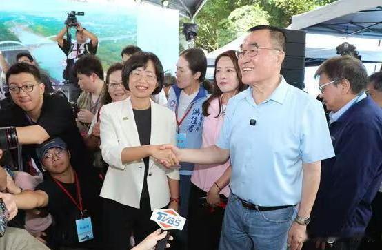 最新民调：李四川支持度40.0%、苏巧慧40.2%

“新台湾智库”今天（16日