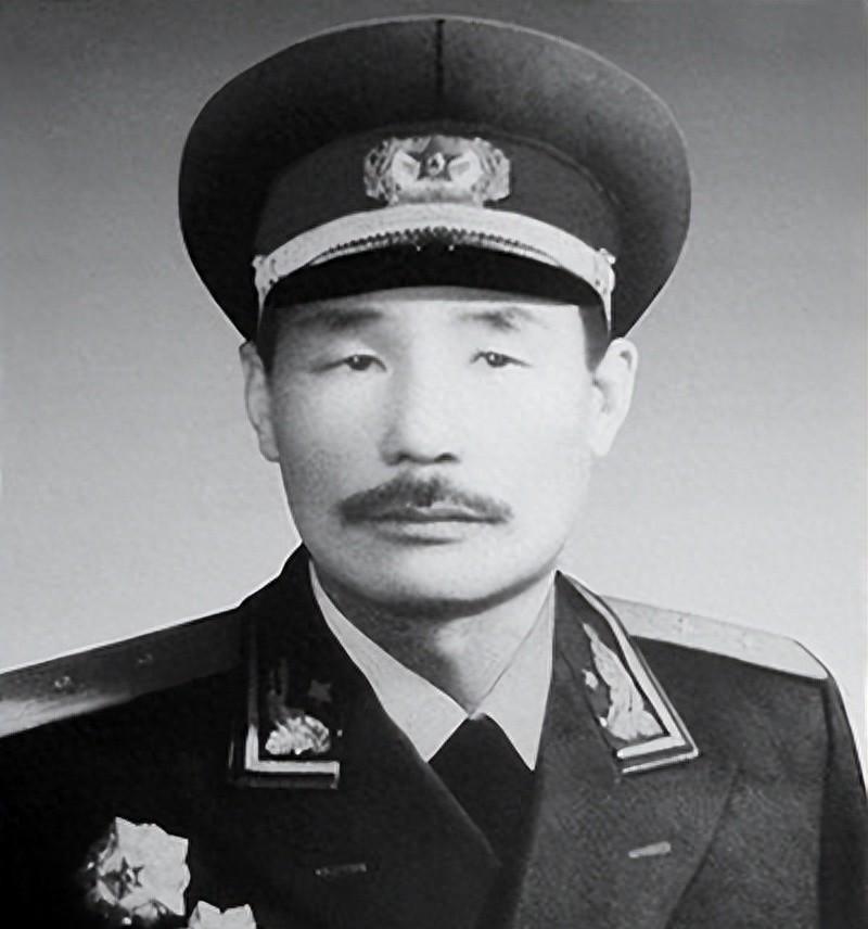 1949年毛主席经过石家庄，孙毅特备山珍海味宴请，主席却说千万不能学李闯王！
1
