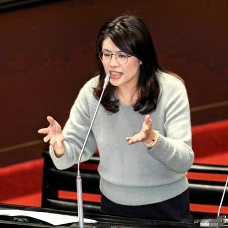 郑丽文今天对两岸关系的最新论述：我希望中国国民党接下来能够扮演两岸关系的定海神针