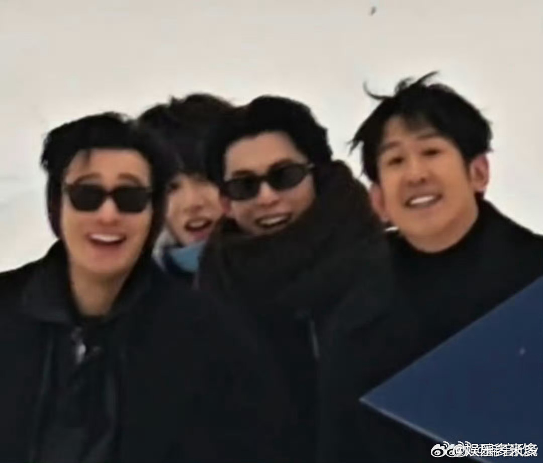 黄晓明经常和王鹤棣刘耀文一起健身 黄晓明分享健身搭子，黄景瑜、王鹤棣、刘耀文、黄