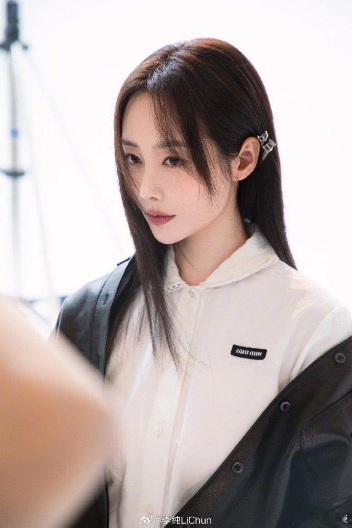 李纯长发斩男又斩女 好久不见的长发李纯！姐姐真的又飒又美 ​​​