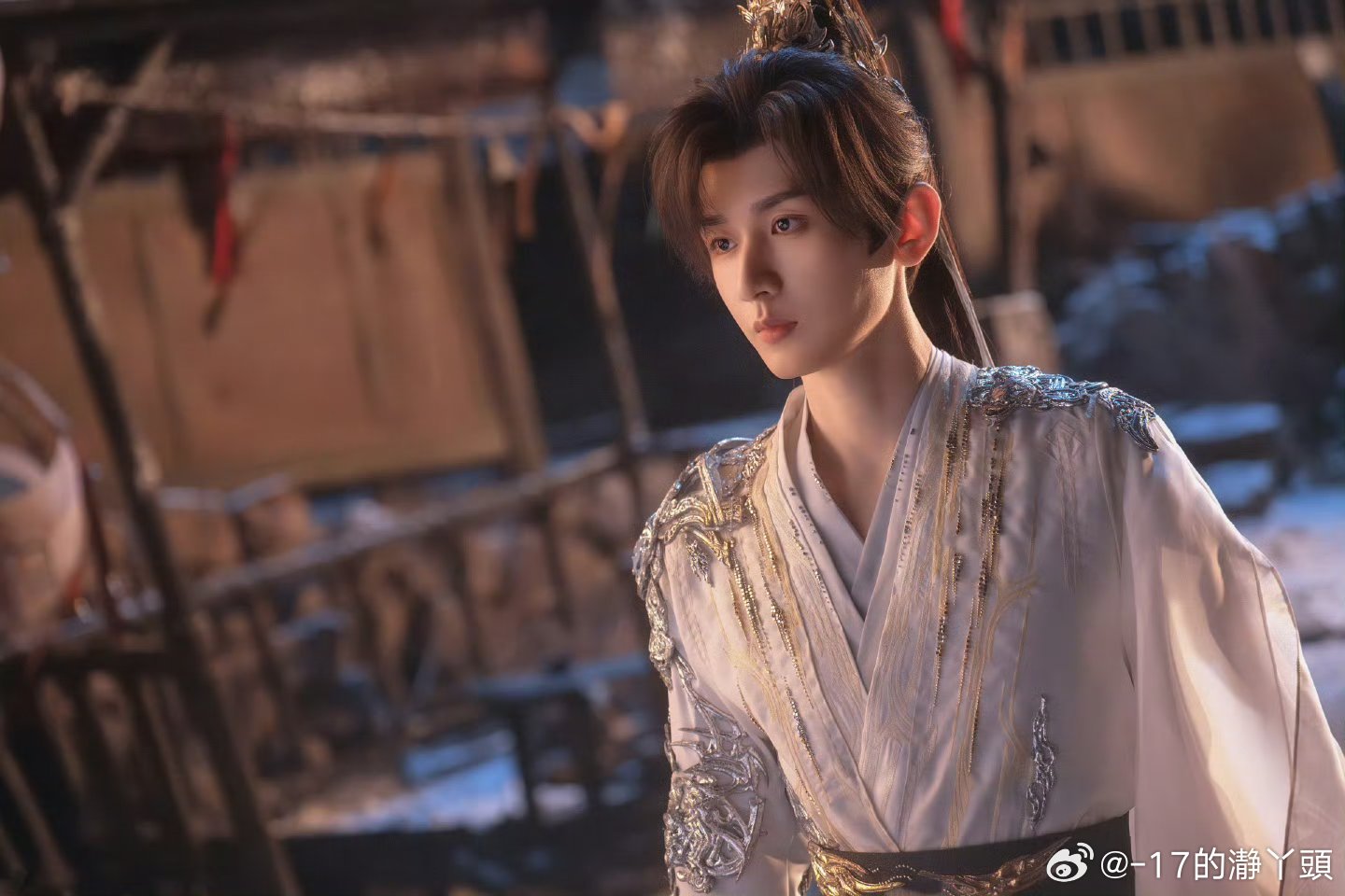 成毅两京十五日cy成毅朱瞻基你眨眼是蓬莲初开，你一笑是静海波澜，你开心，我便晴空