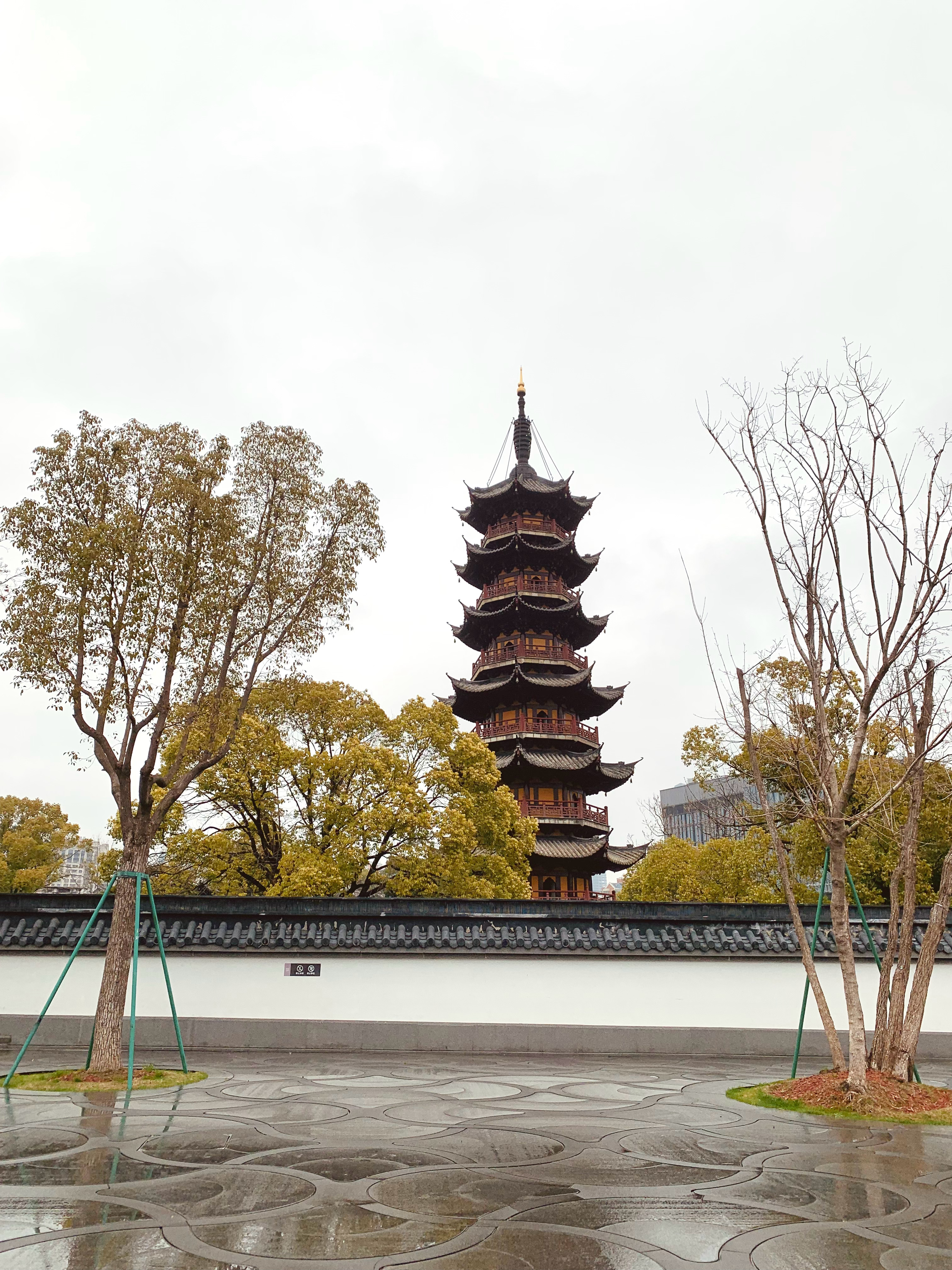 才知道看了N次的龙华塔是钱小九重建的 上海·龙华塔