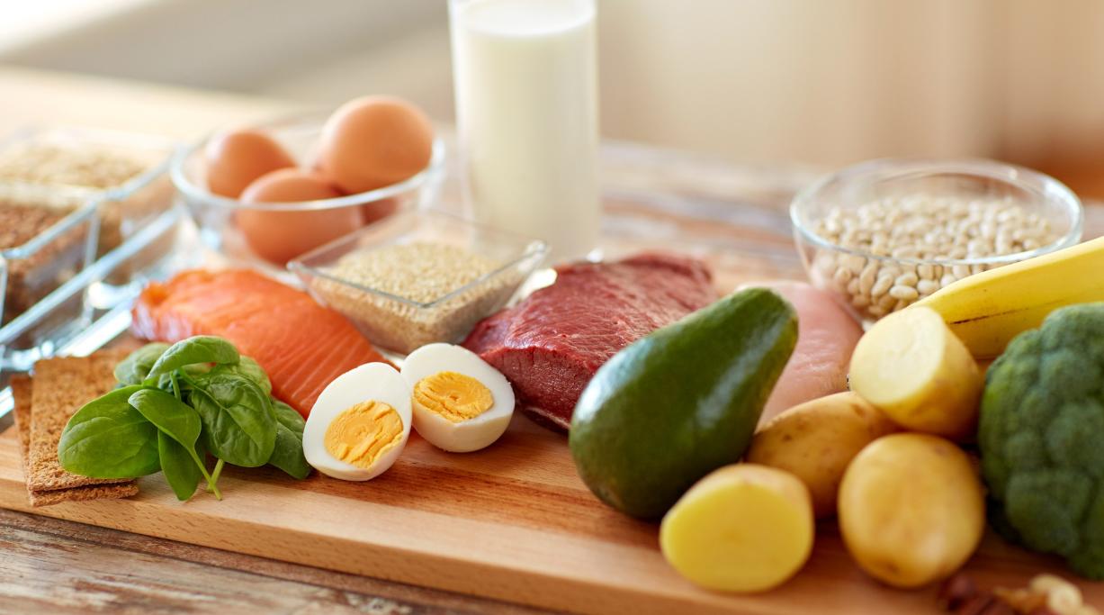 抗癌要坚持5个1吃法，远离营养不良，让身体强壮起来
 
很多癌症患者在治疗中“越