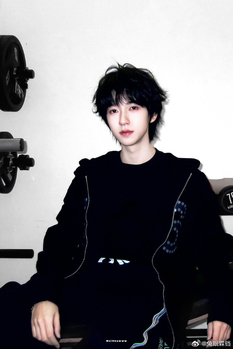 贺峻霖贺峻霖 二代唯一all绿贺峻霖2024 霖声漫漫扬四海 海的那边就是海 我