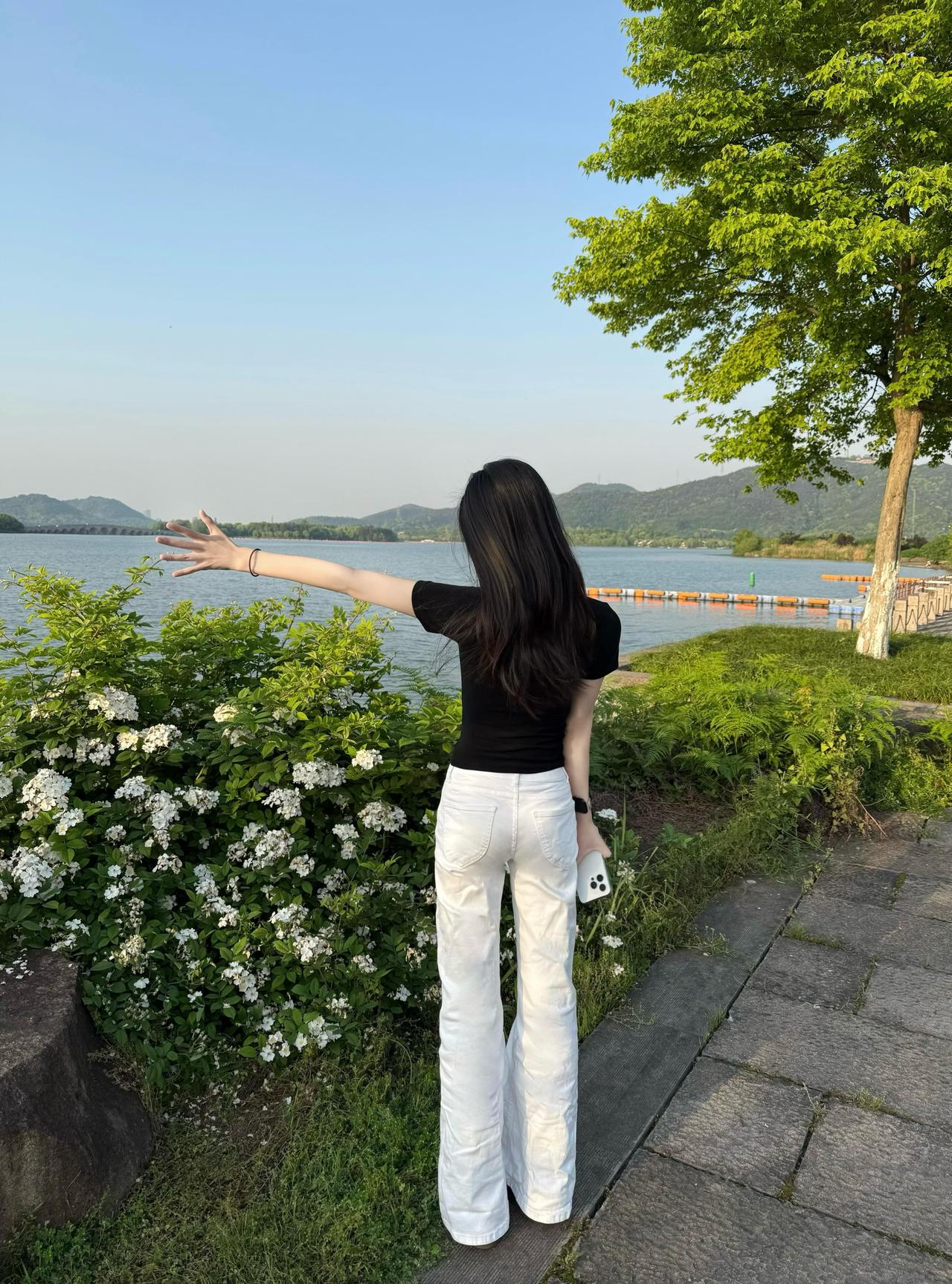 如果命运指引你去哪里，
你就大大方方地去，
上天给你什么，
你就痛痛快快地接着。