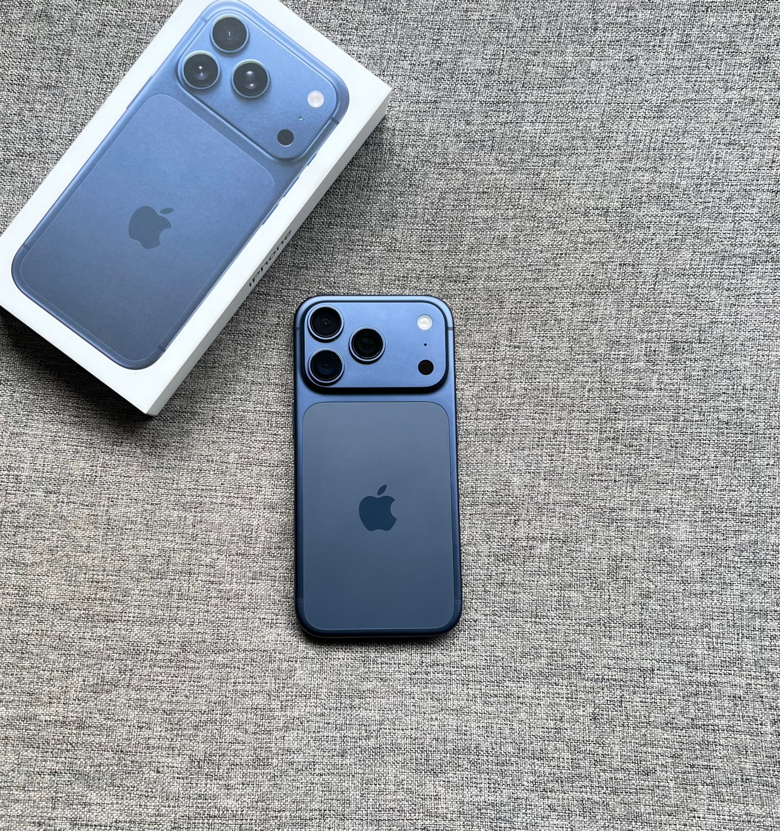 国行iPhone17 Pro 256G 蓝色，屏幕完美，中框小磕碰掉漆，🔋效率