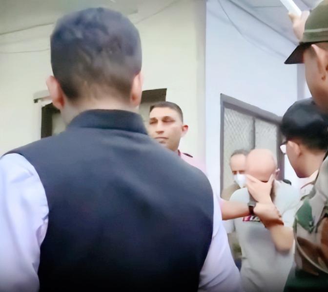 印度那边突然搞了一场大动作，直接在三个机场同时动手，把7个外国人给抓了，谁也没想