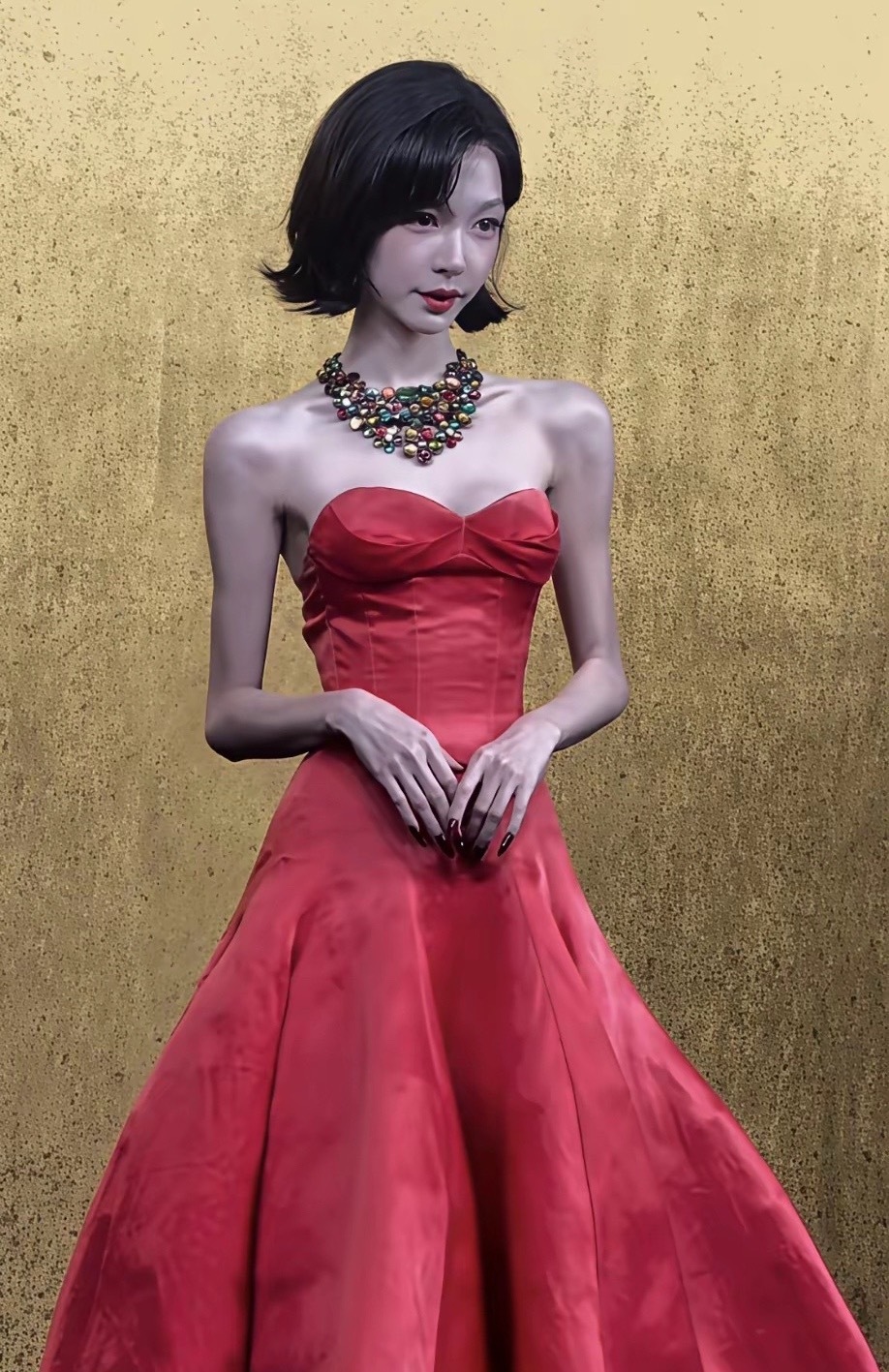 易梦玲美商一直被夸，现在审美是怎么了，女孩子们多吃点肉吧 ，这样真的很不健康 ​