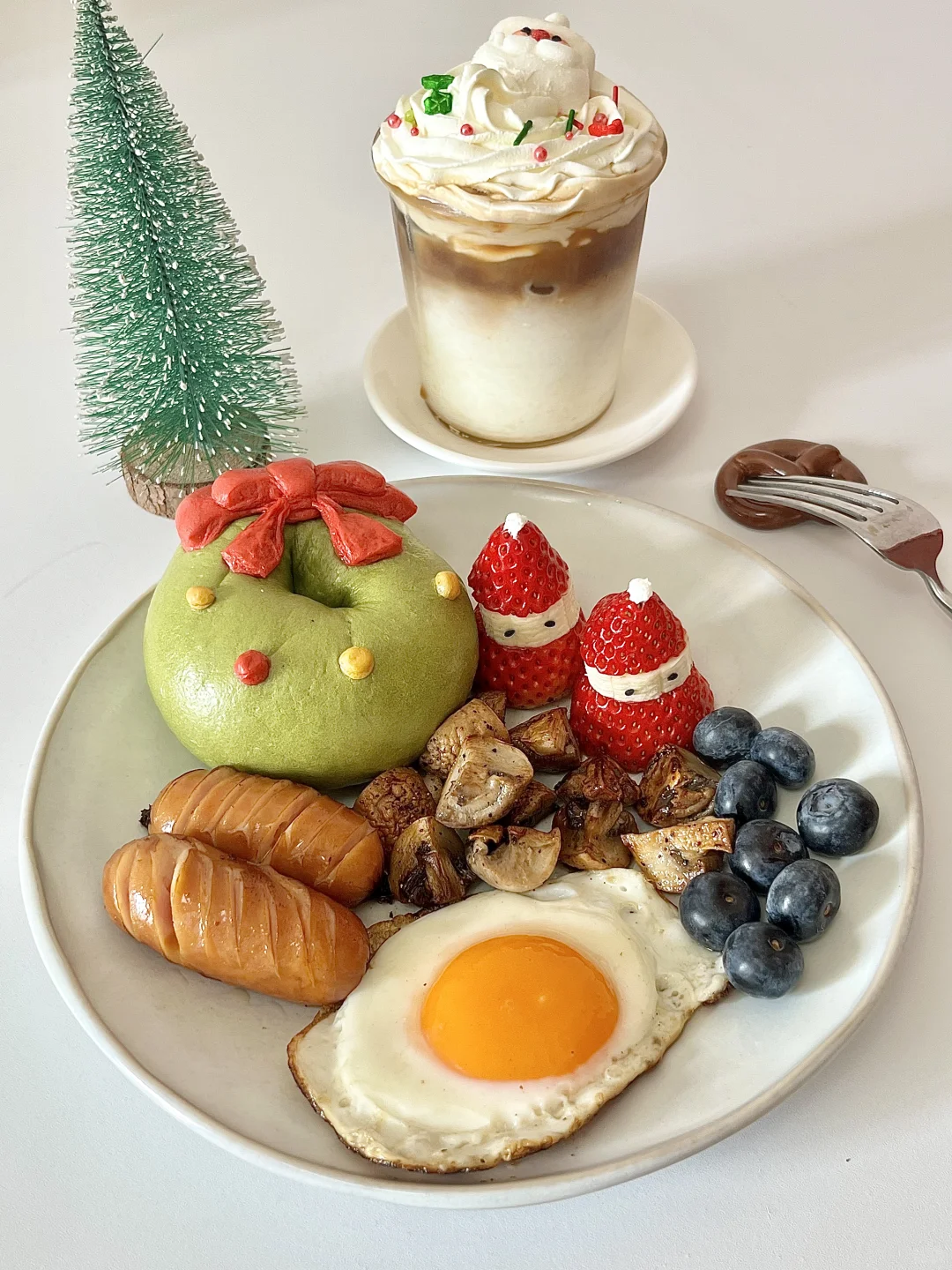 元气早餐🎄圣诞贝果🥯煎蛋🍳圣诞雪顶咖啡☕