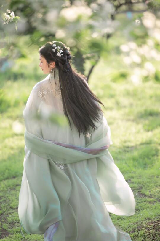 客片 遇见她，如春水映梨花