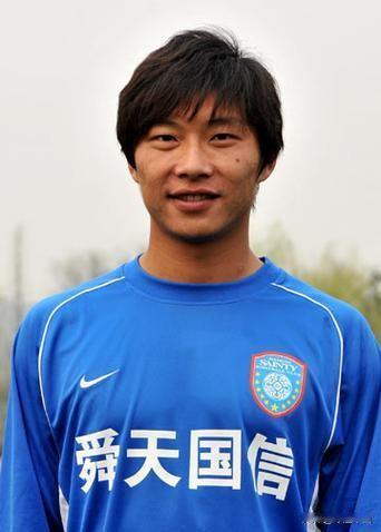 2004年12月，王扬父母点了南京有名的“阳春面。有意思的是，两人吃面条时悄无声