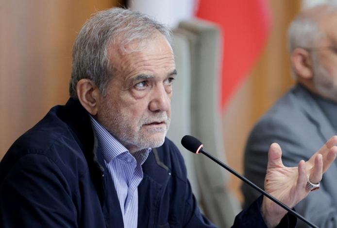 伊朗总统佩泽希齐扬在社交媒体上开启了“喊话模式”。跟俄罗斯和巴基斯坦大佬们通完电