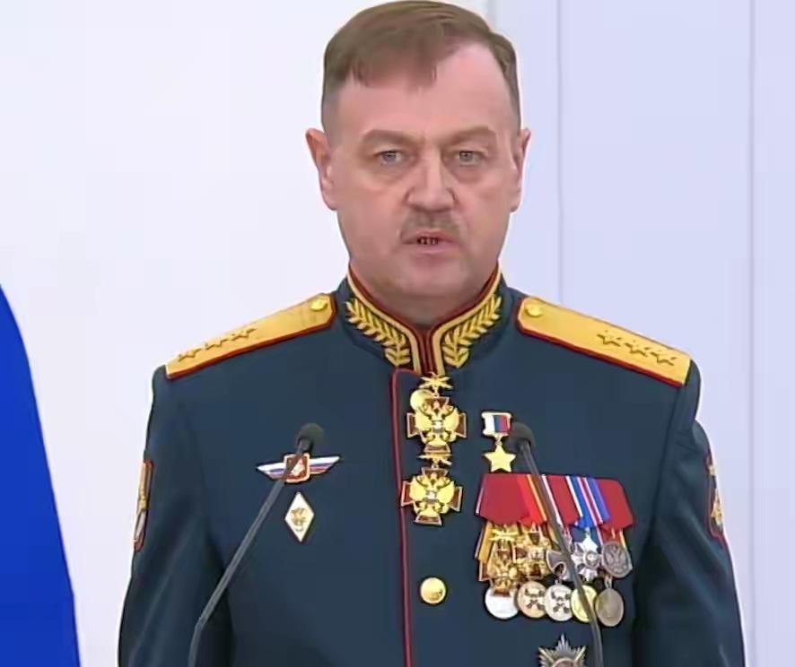 东部集群打穿乌军防线！上将司令被授予“俄罗斯英雄”荣誉