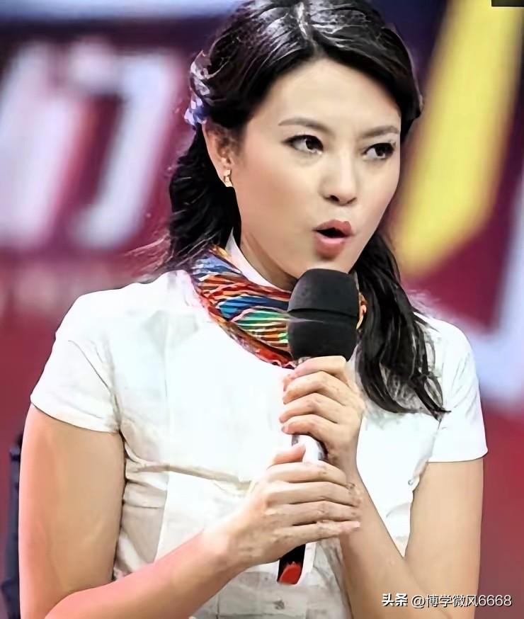 为什么很多女演员或者歌手、主持人到了40岁以上面相都会有所改变，她以前在央视主持