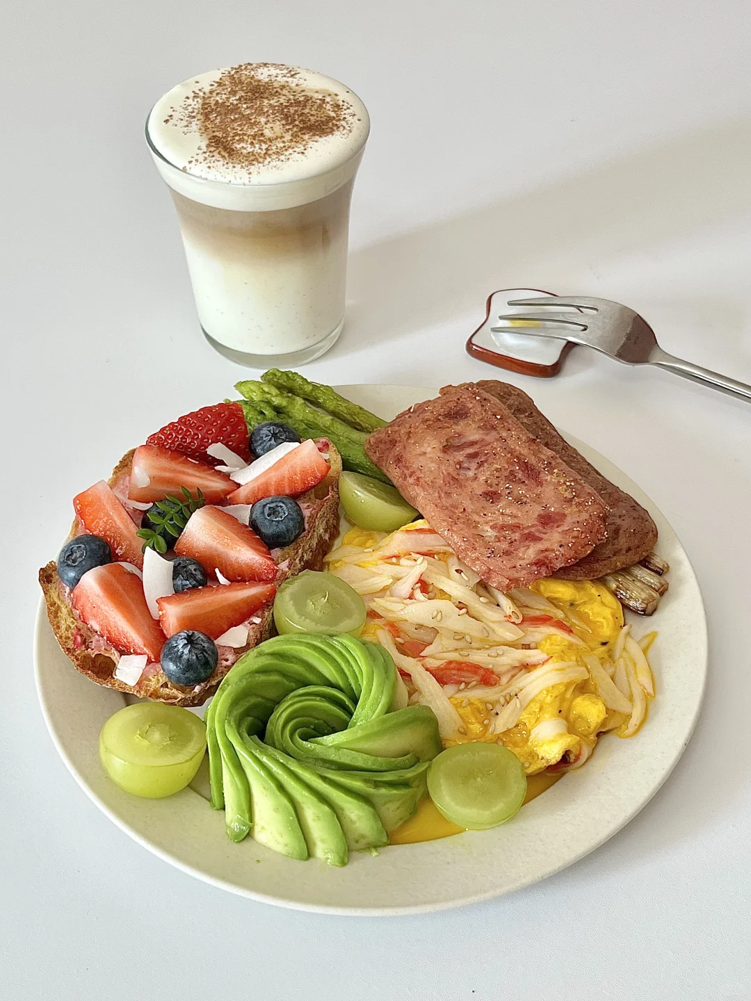 元气早餐|莓果开放式欧包🍓蟹柳滑蛋🍳