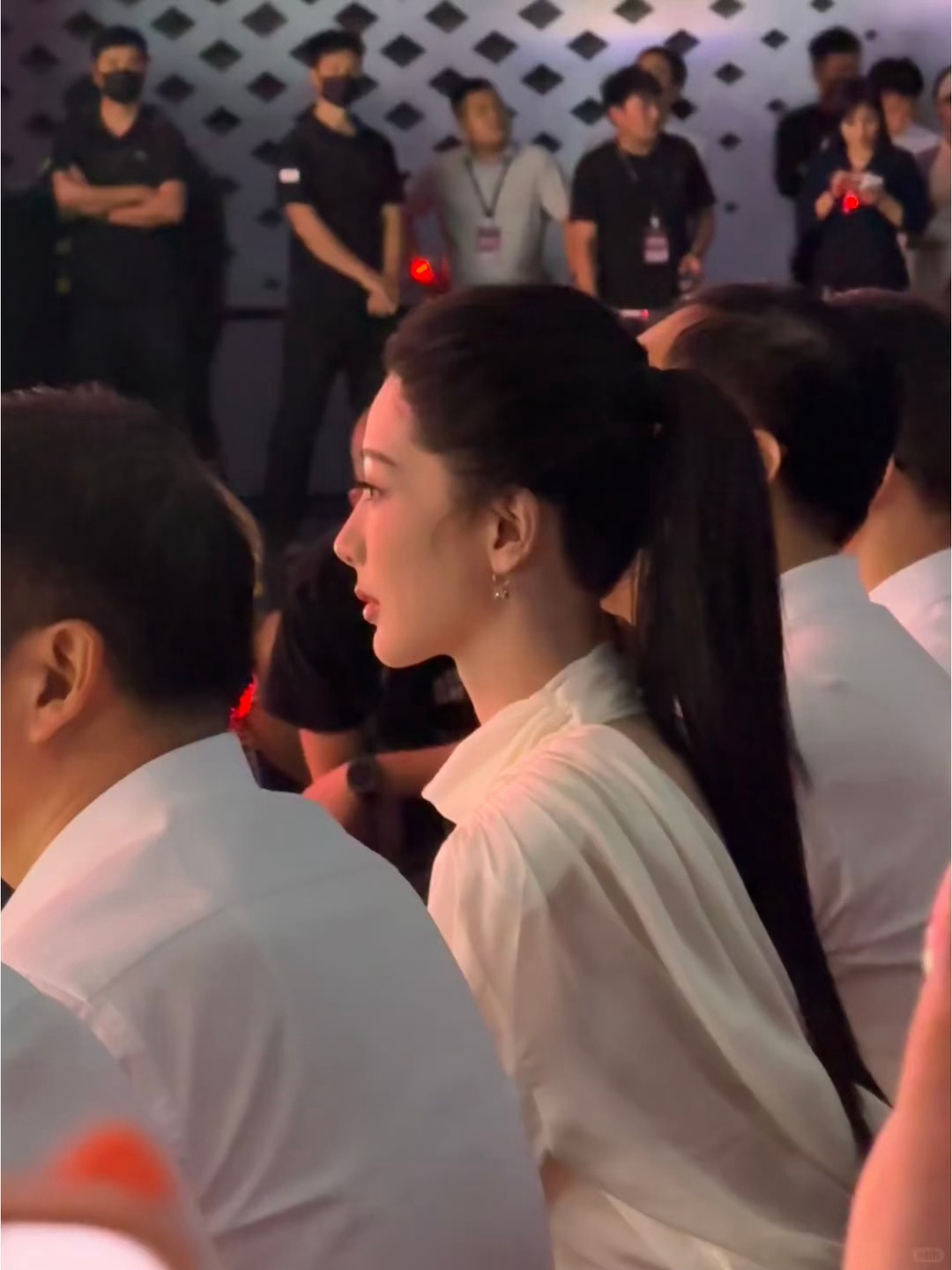 都市丽人的两种形态是干练与可爱😍 