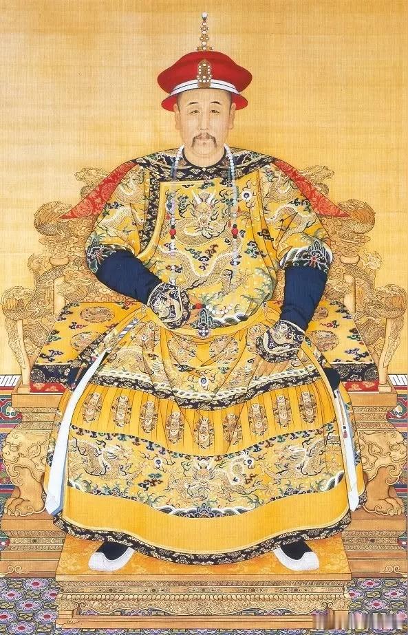 老二胤礽，乃康熙亲自钦定的皇太子。他作为皇位继承人，一当就是三十多年。然而，命运