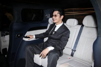 黄晓明说国产车比进口车好多了黄晓明回应给表妹陈梦买车 现场感受一下霸总的颜；霸总