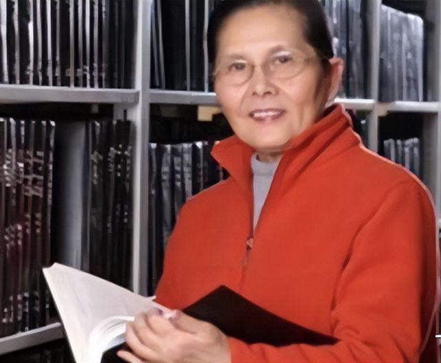我国顶尖半导体教授李爱珍，申请中科院院士被淘汰。不料2007年，她竟然摇身一变成