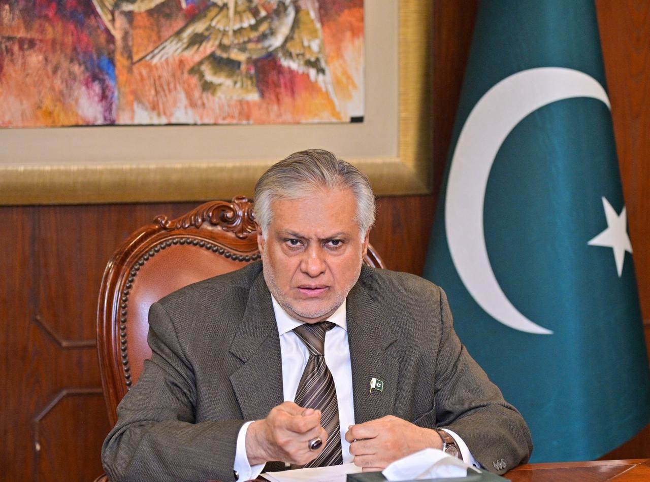 巴基斯坦主动找中国谈。

3 月 27 日，中国外交部长王毅和巴基斯坦副总理兼外