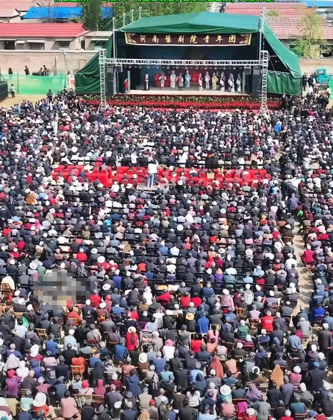 最近，山东梁山县王大井村发生了一件特别热闹、特别暖心的事儿，在十里八乡都传成了佳