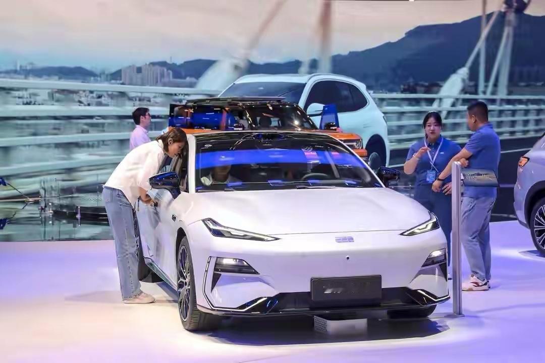 2025年10月，当吉利把最后一批智能座舱研发人员划入千里科技时，这个由力帆转型