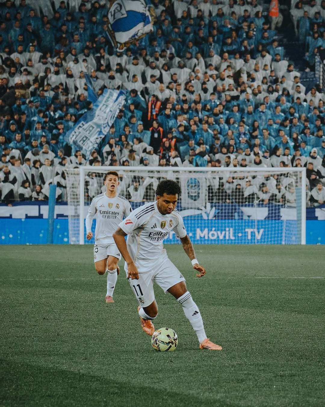 皇马皇马 罗德里戈&姆巴佩 复古色调一人一球，双星闪耀 