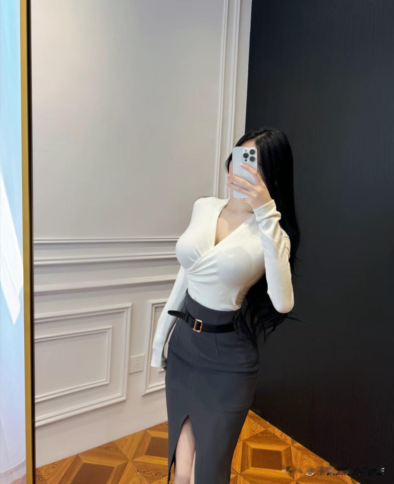 绒毛牛奶白真好看！
秋冬内搭 韩女穿搭钱，女人，哪个重要 看看你们最新一张照片 