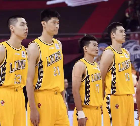 标题：CBA赛场上的那些精彩瞬间，点燃每一个热血瞬间

每个篮球迷都知道，CBA