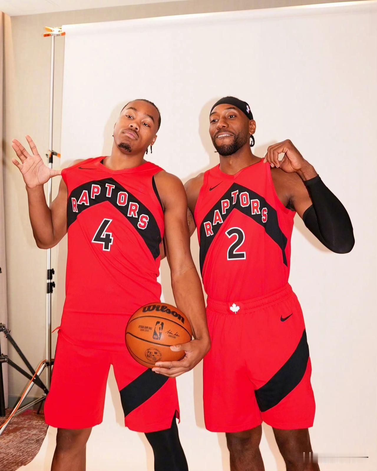 NBA新赛季30支球队巡礼【东部·大西洋赛区】

1.费城76人 詹姆斯和杰伦·