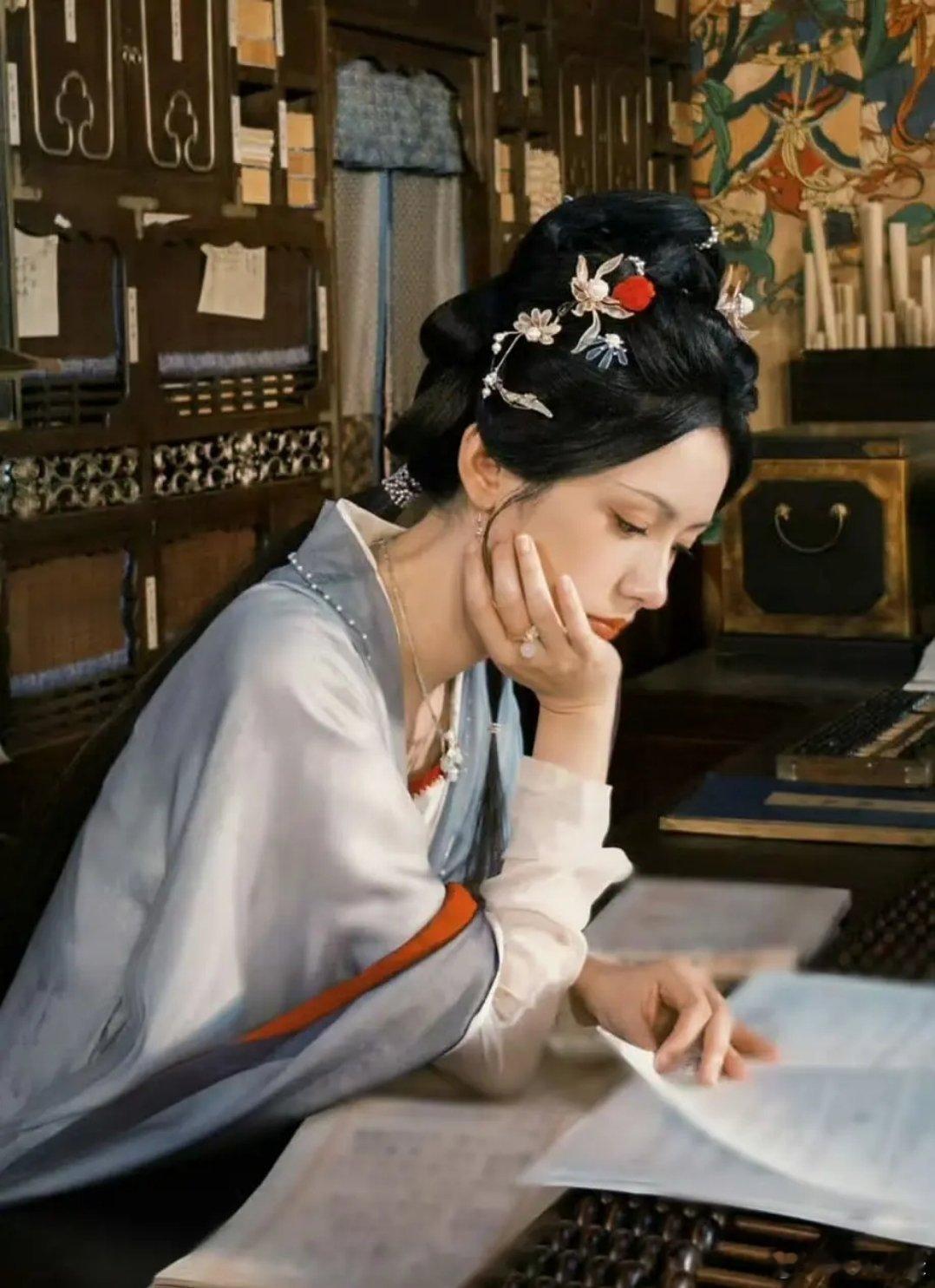 宋制我是真喜欢 感觉很少有宋制的剧 周也可以考虑考虑接触一下～ 