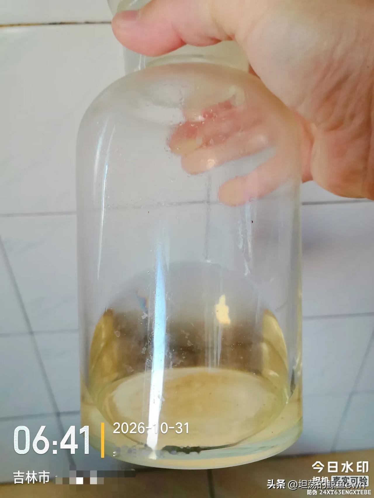 我想问一下吉林市的前辈， 70年代初吉林市大副食商场卖的散装白酒是多少钱一斤？那