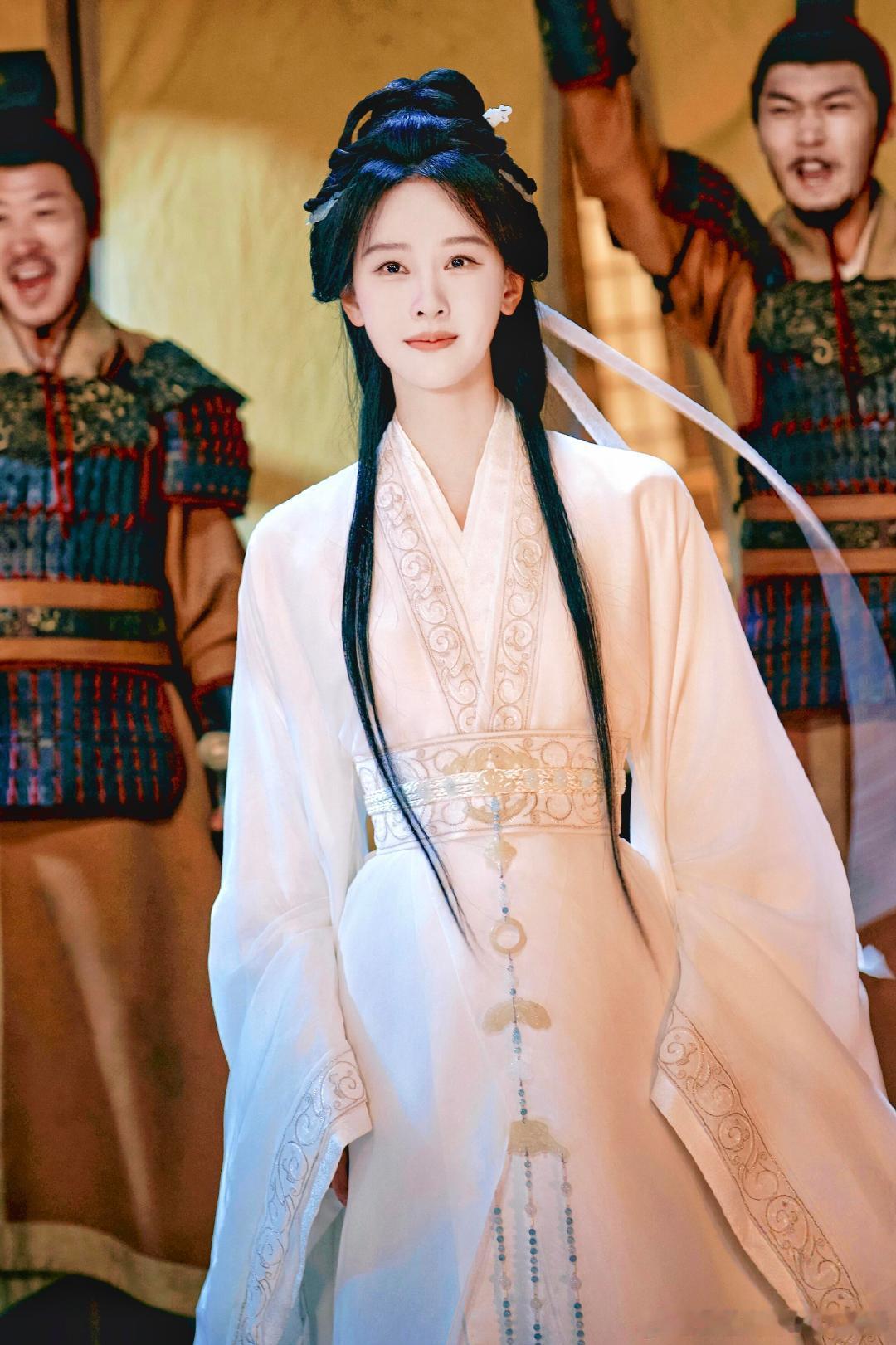 翘楚用一集讲女主楚朝的第一世 翘楚50多分钟一集五十分钟一集凝练楚朝前世半生，被