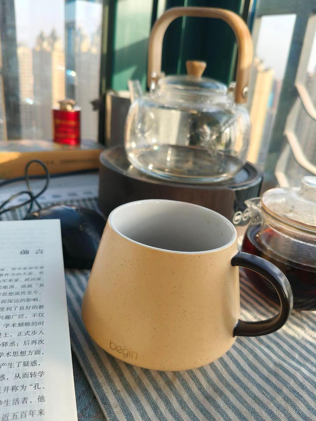 小赢靠智，大赢靠德。静察己过，不论他人是非。