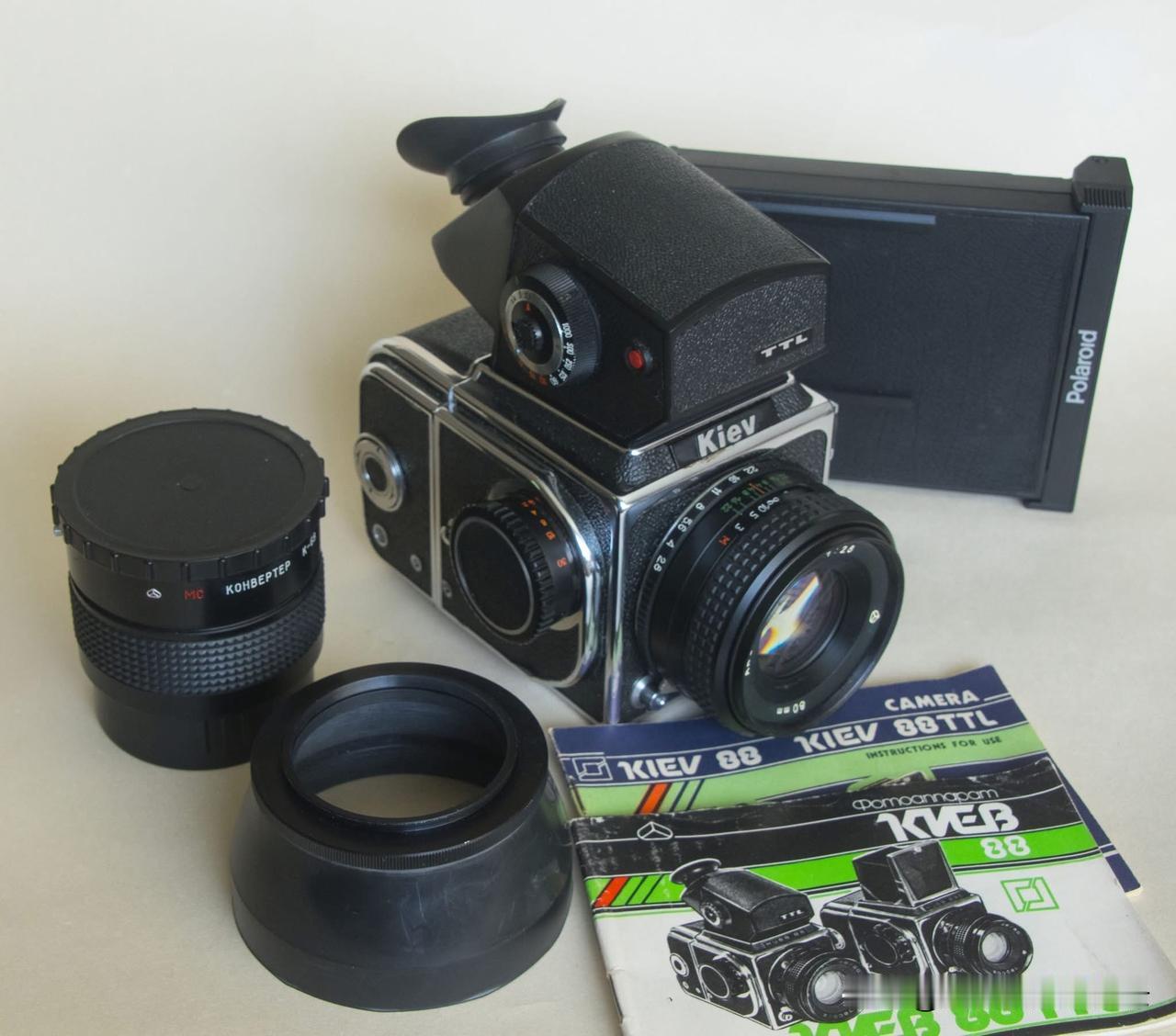 乌克兰制造的Kiev 88 TTL单反照相机。

Kiev 88 TTL问世于1
