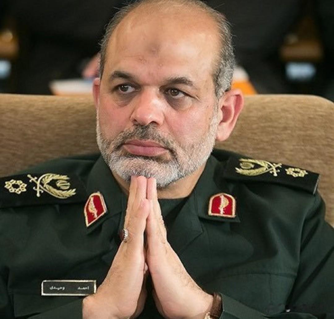 伊朗伊斯兰革命卫队副司令阿赫迈德·瓦希迪向美以发出了警告：

“无论你们谁发动战