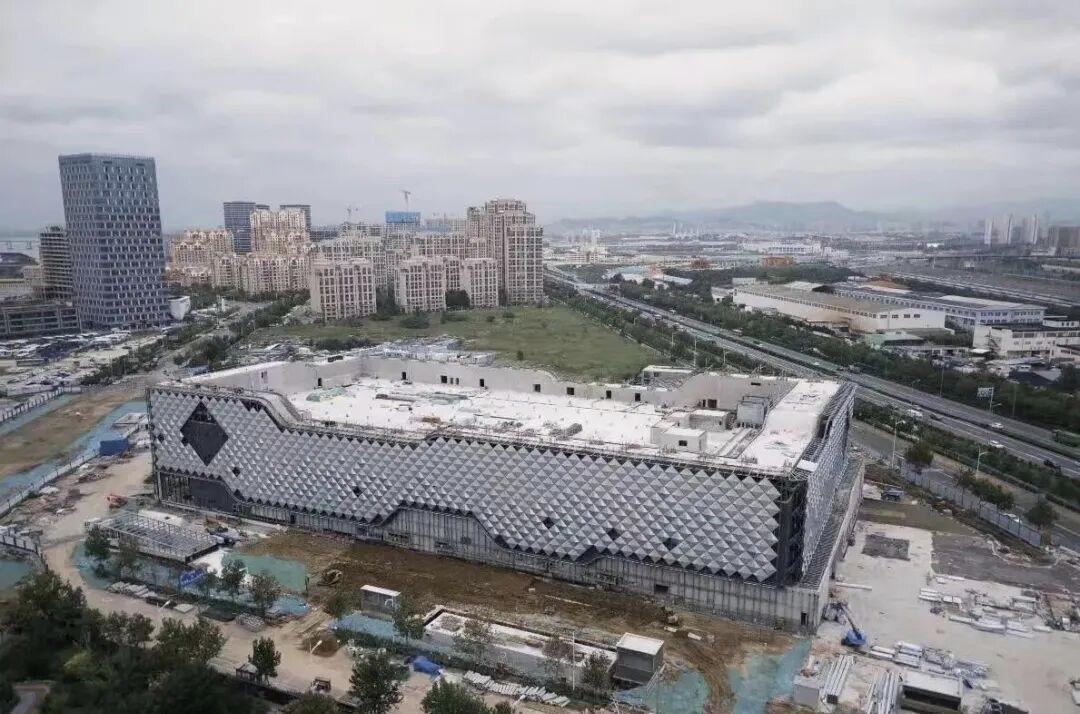 山东省首家山姆会员商店于9月29日在青岛完成公司注册，预计明年上半年开业，届时将