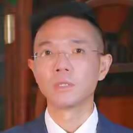 大快人心！李圣律师在法庭上的表现太牛了。
 
他没有高声呵斥，只是冷静地把证据一