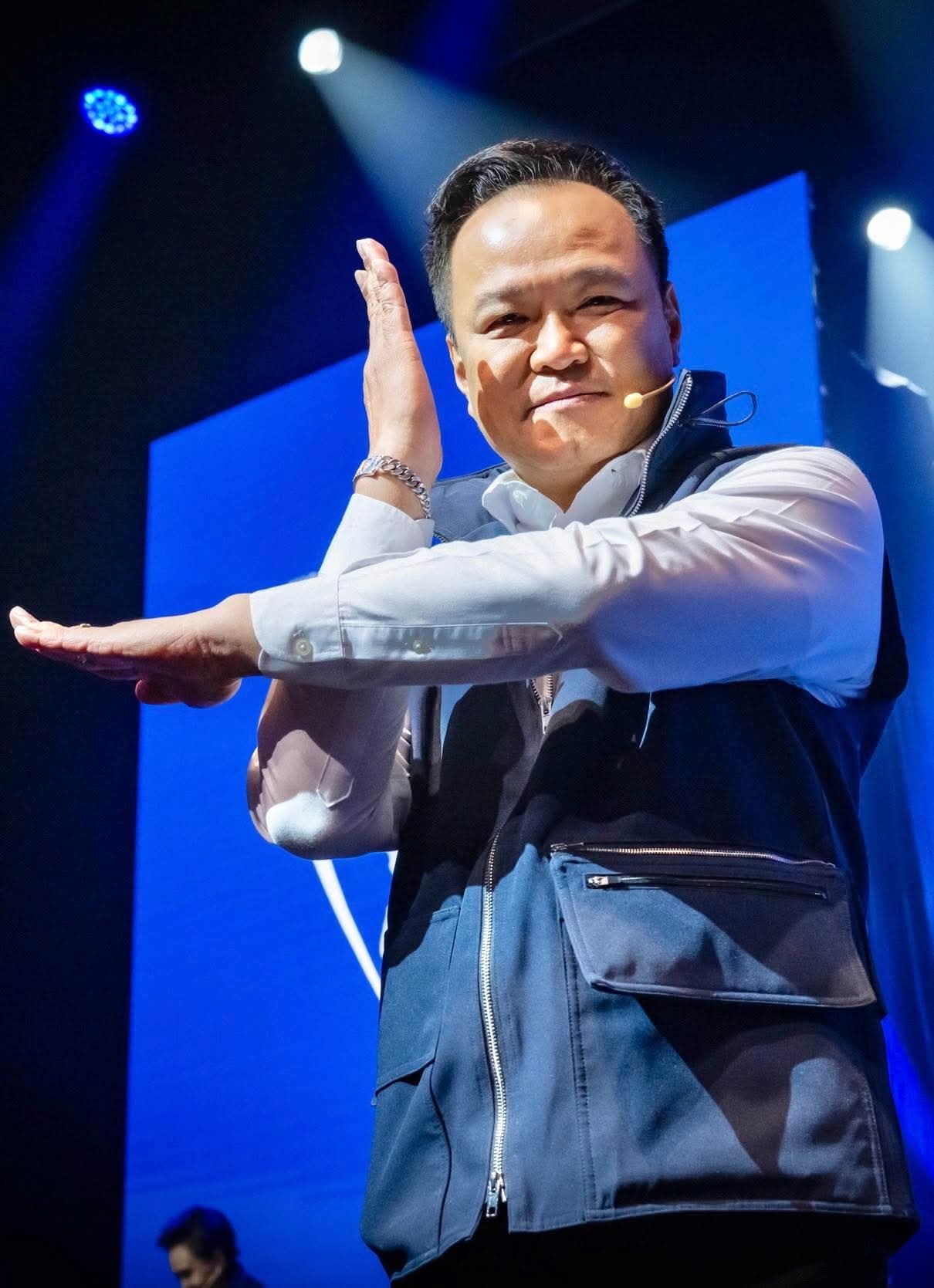 泰国总理阿努廷