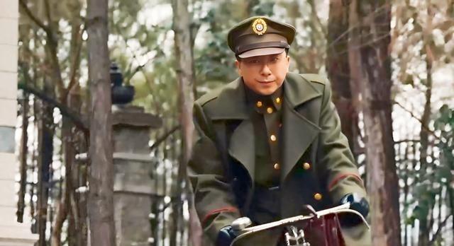 断线风筝晋升中将兵团司令：辽沈送人头平津送地图，差点生擒老蒋

1902年，侯镜